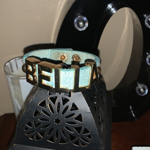 BCBGeneration Metalic BELLA Affirmation Bracelet - Picture 2 of 9